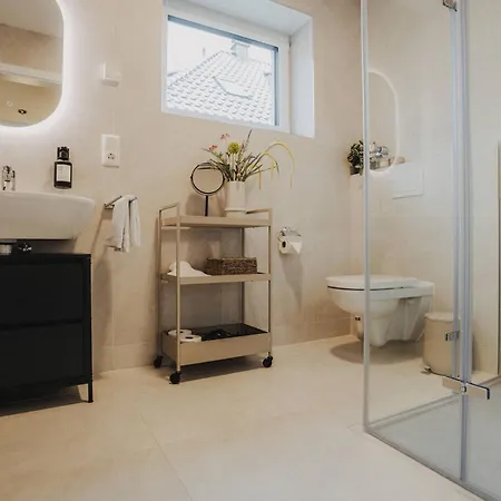 Jobostays - Luma1 Neubau-apartment In Mit Terrasse Und Kostenlosem Parkplatz *
