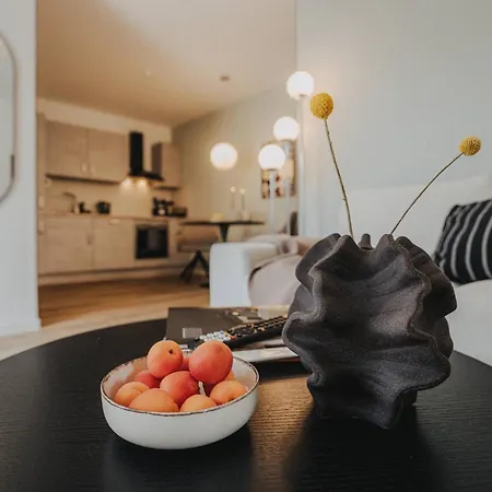 Jobostays - Luma1 Neubau-apartment In Mit Terrasse Und Kostenlosem Parkplatz Bad Zwischenahn