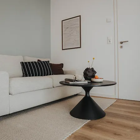 Jobostays - Luma1 Neubau-apartment In Mit Terrasse Und Kostenlosem Parkplatz Apartment