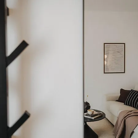 Jobostays - Luma1 Neubau-apartment In Mit Terrasse Und Kostenlosem Parkplatz *